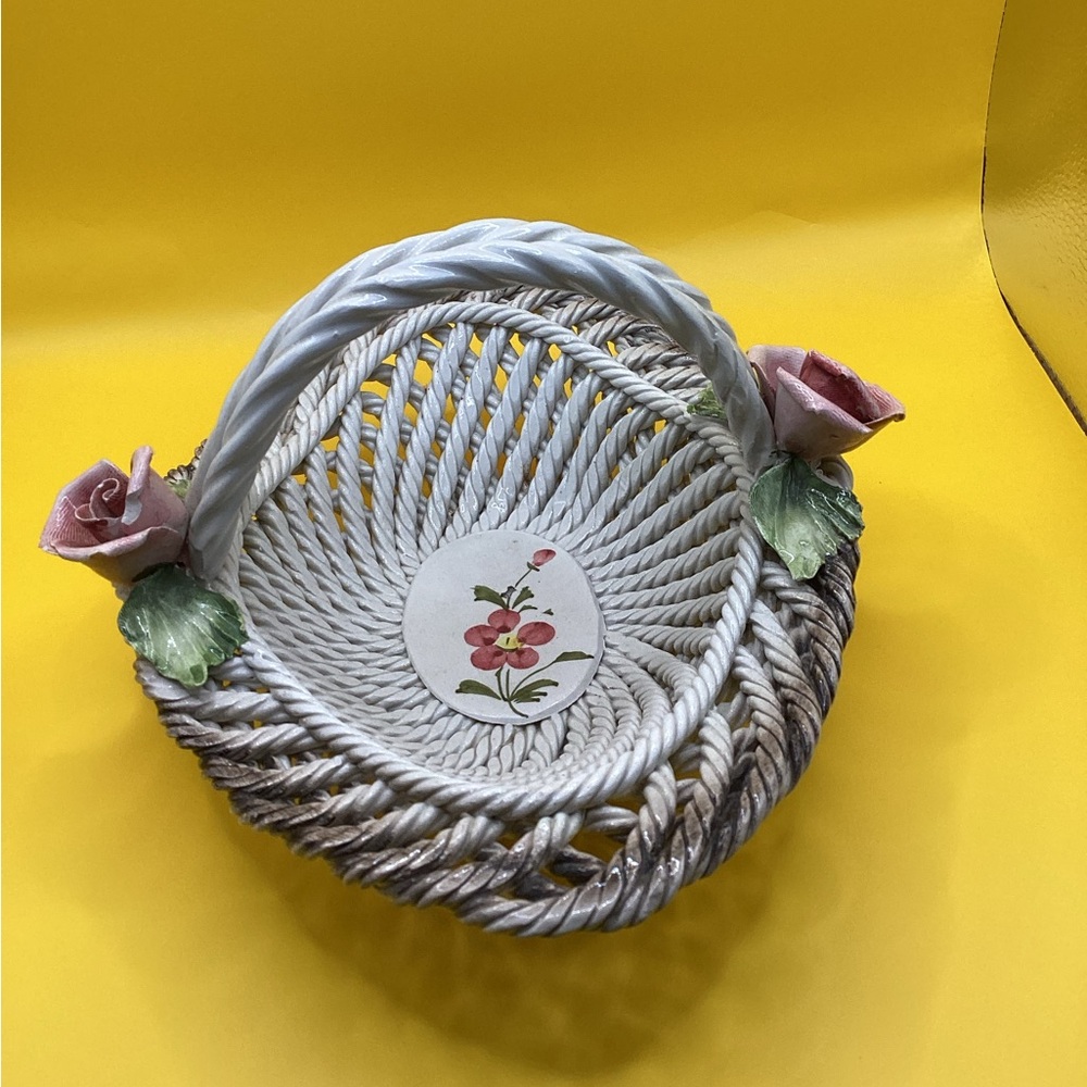 Capodimonte woven ceramic basket